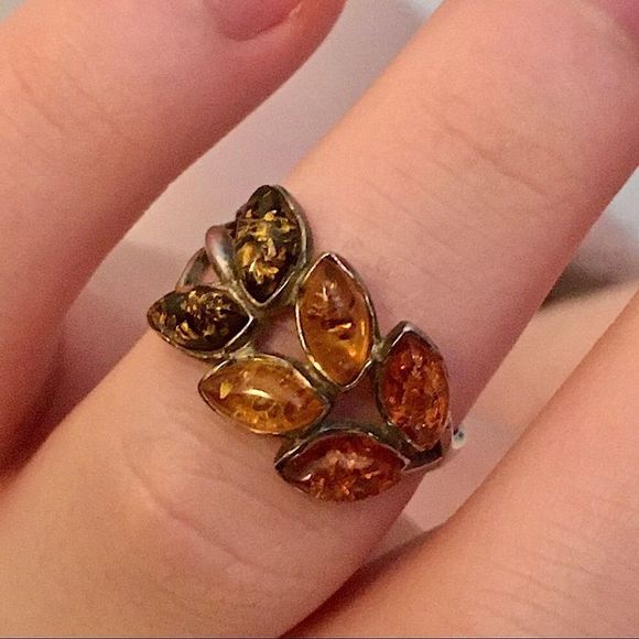 Vintage Sterling Silver and Three Shades of Amber Statement Ring - Picture 12 of 13